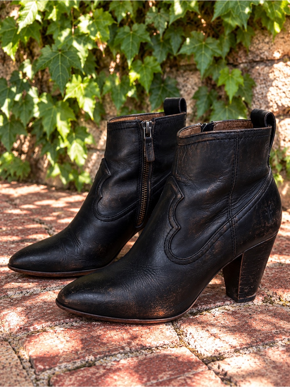 VINTAGE FRYE Black and Brown Teacore Leather Western Coastal Cowgirl Boots, 6M
